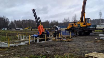 Начались работы по забивке свай